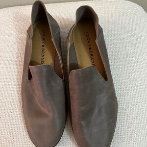 COPY - LUCKY brand women’s leather gray flat shoes.